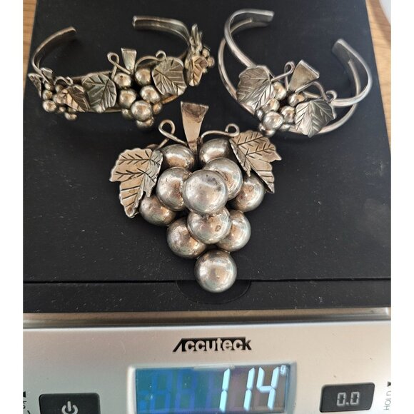 Vintage Mexico Sterling Silver Grape Cluster Jewelry 2 Bracelets 1 Pendant 114g - Picture 9 of 13